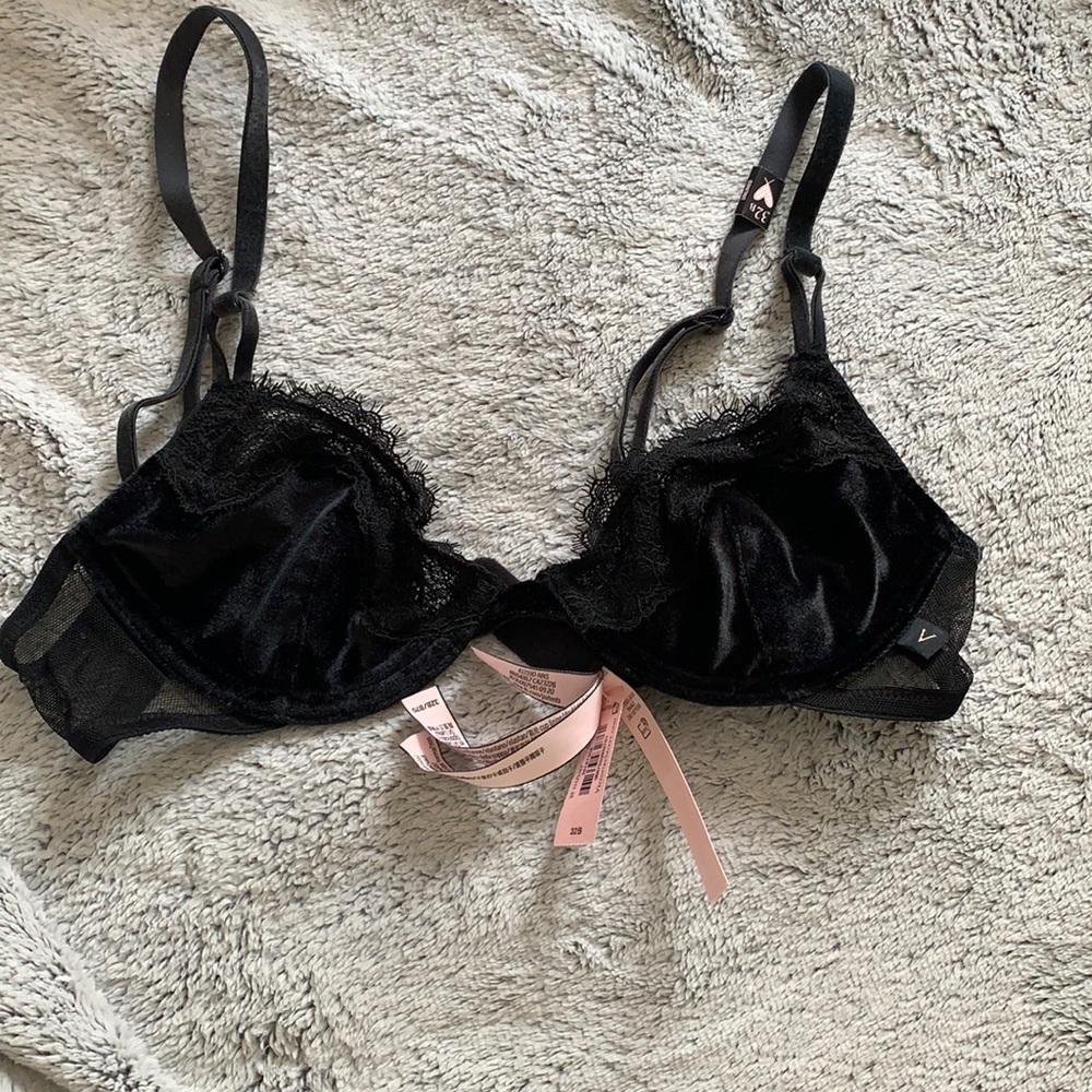 Black velvet & lace bra